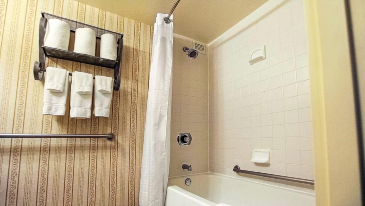 Magnuson Grand & Conference Center Somerset-Bridgewater Екстер'єр фото